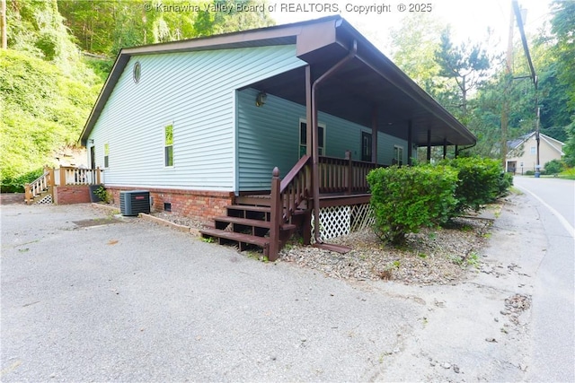 442 Porter Rd, Charleston, WV 25314 - view of side of home featuring crawl space and a central air condition unit