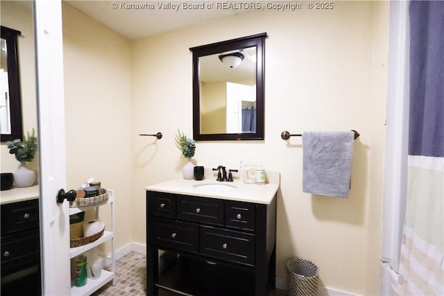 442 Porter Rd, Charleston, WV 25314 - full bath with vanity and baseboards