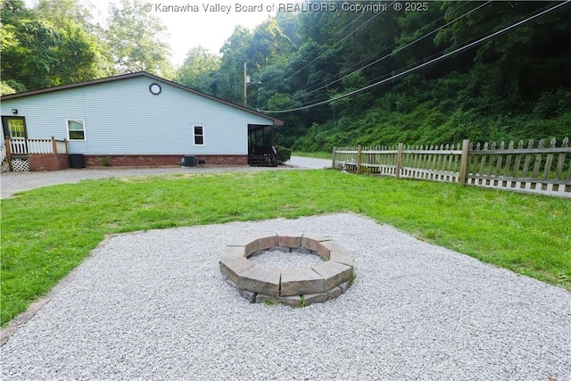 442 Porter Rd, Charleston, WV 25314 - view of yard featuring an outdoor fire pit and a patio area