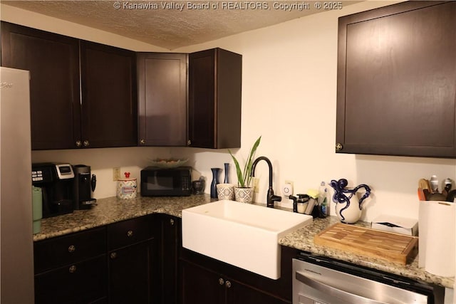 1014 Woodward Dr, Charleston, WV 25387 - photo 8