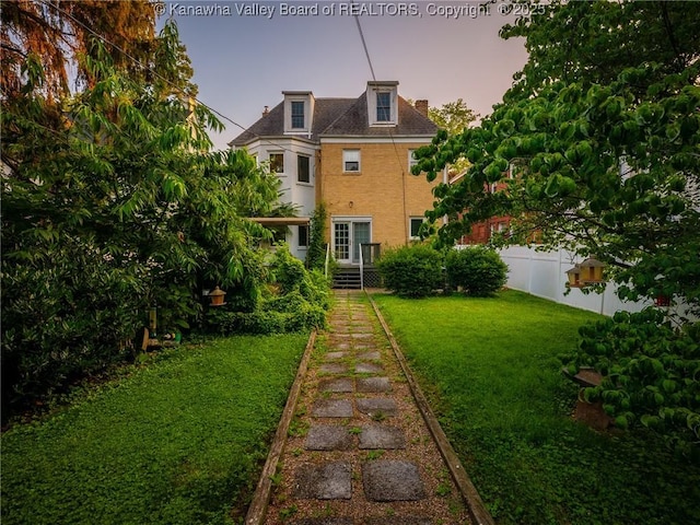 623 11th Ave, Huntington, WV 25701 - view of yard