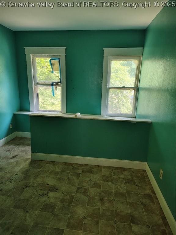 401 Cora St, Charleston, WV 25302 - photo 17