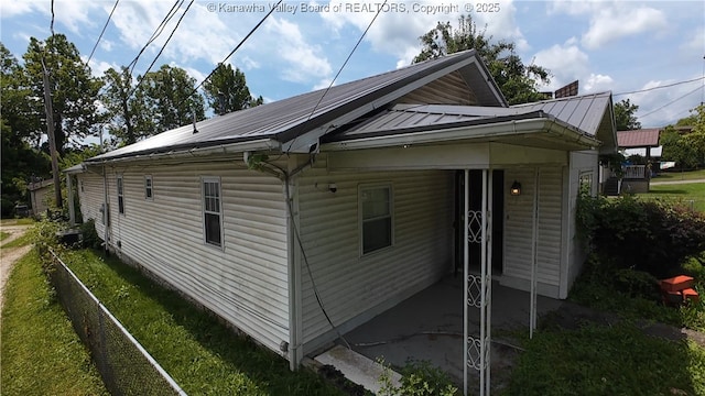 60 Dunbar Ave, Dunbar, WV 25064 - photo 2