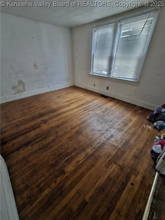 521 Roane St, Charleston, WV 25302 - empty room featuring wood-type flooring