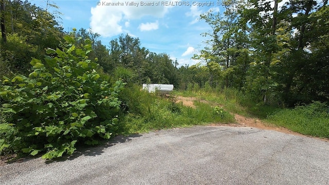 450 Seven Oaks Dr, Scott Depot, WV 25560