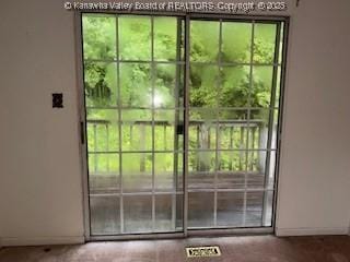 873 Woods Dr, Saint Albans, WV 25177 - entryway with baseboards
