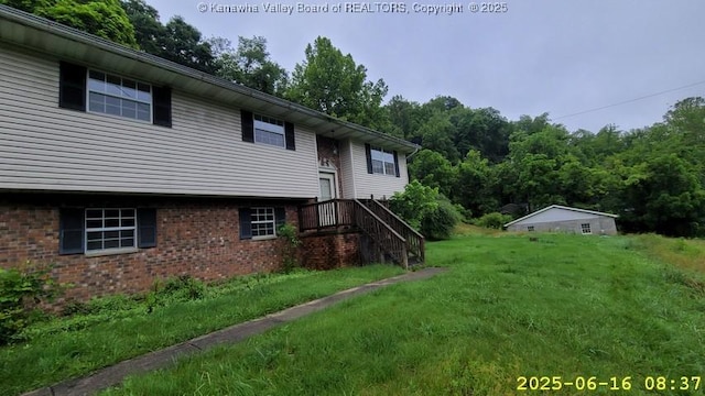 873 Woods Dr, Saint Albans, WV 25177 - view of green lawn