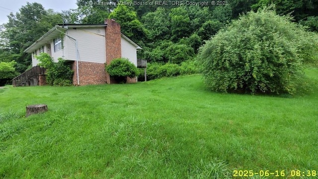 873 Woods Dr, Saint Albans, WV 25177 - view of green lawn