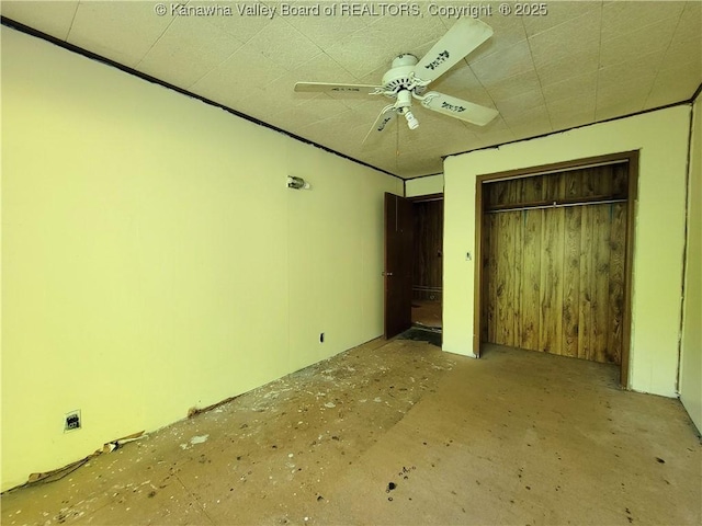 807 Honeysuckle Rd, Elkview, WV 25071 - unfurnished bedroom featuring a closet and a ceiling fan