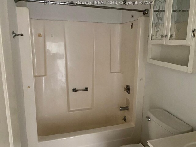 134 Ferguson Ct, Huntington, WV 25701 - full bath with toilet and shower / bathtub combination