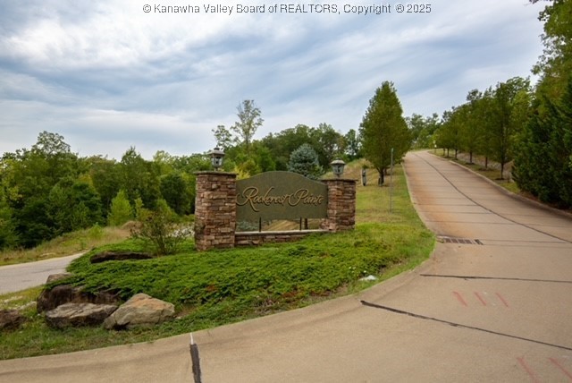 135 Oakview Rd, South Charleston, WV 25309