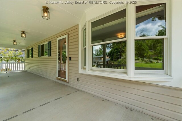 33 Shawnee Oaks Dr, Huntington, WV 25705 - view of porch