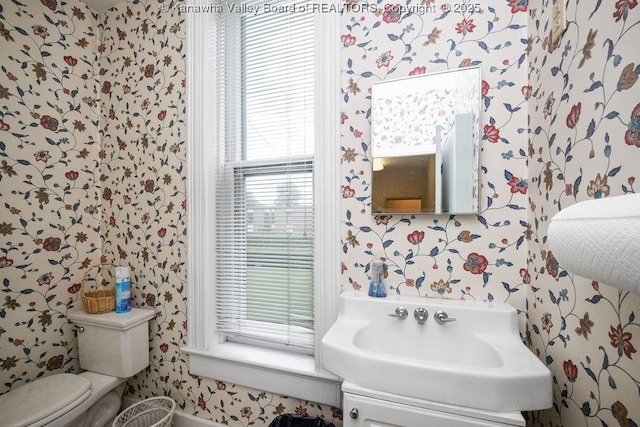 1598 Kanawha Blvd E, Charleston, WV 25311 - half bathroom with wallpapered walls and toilet