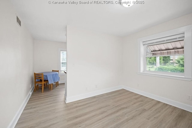 1598 Kanawha Blvd E, Charleston, WV 25311 - unfurnished room with light wood finished floors