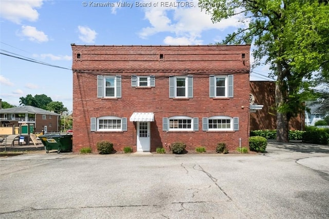 1598 Kanawha Blvd E, Charleston, WV 25311 - view of front facade with brick siding