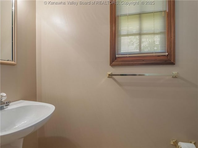 3710 Cambridge Cir, Hurricane, WV 25526 - bathroom with a sink