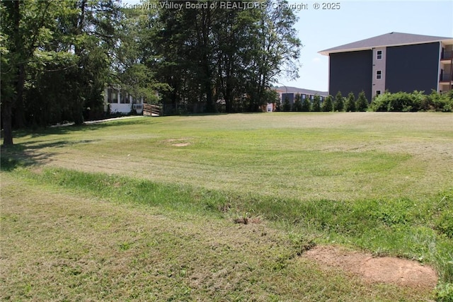 401 Green Acres Dr, Hurricane, WV 25526 - view of green lawn