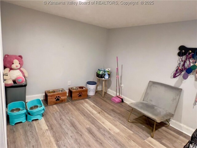 602 43rd St SE, Charleston, WV 25304 - sitting room featuring wood finished floors