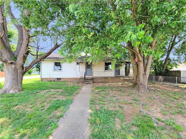 200 Boone St, Saint Albans, WV 25177 - view of front facade featuring covered porch