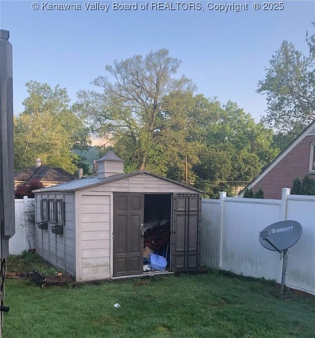 810 Maple Rd, Charleston, WV 25302 - view of shed featuring a fenced backyard