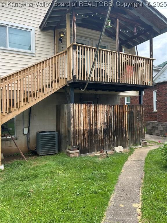 510 S Railway St, Cedar Grove, WV 25039 - back of house
