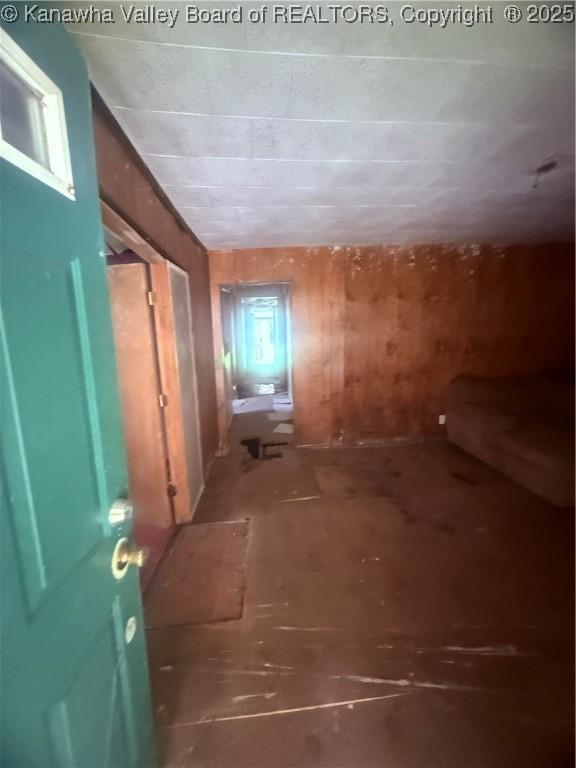 2075 Hewett Creek Rd, Hewett, WV 25114