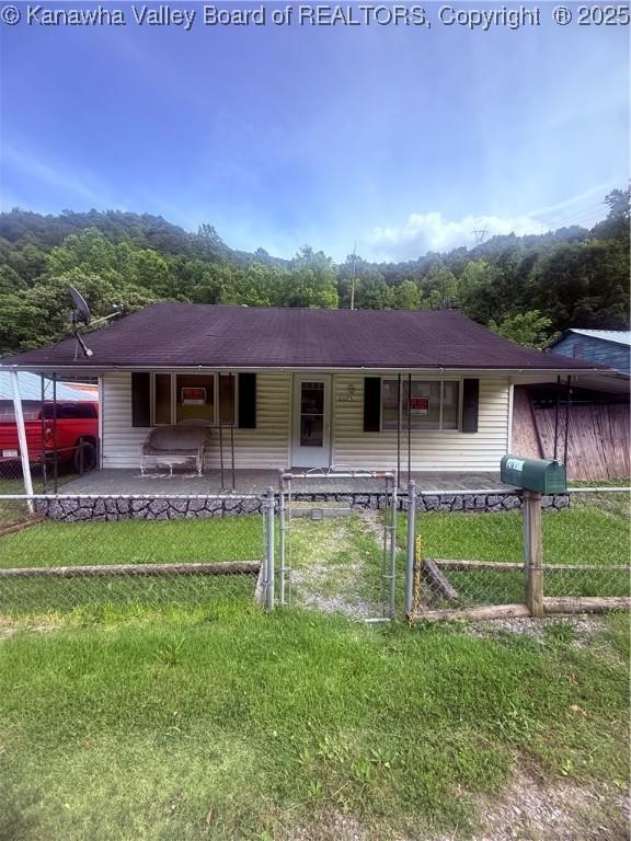 2075 Hewett Creek Rd, Hewett, WV 25114