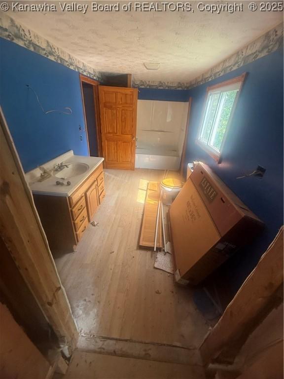 2075 Hewett Creek Rd, Hewett, WV 25114