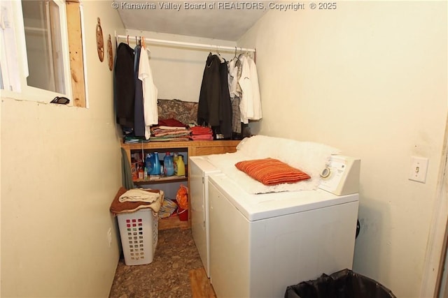 5005 Buffy Dr, Cross Lanes, WV 25313 - washroom with washer and clothes dryer