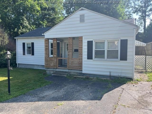 934 Village Dr, South Charleston, WV 25309 - photo 1