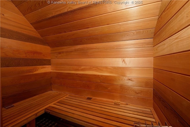 135 E Ridge Rd, Charleston, WV 25314 - relaxing sauna / steam room with wooden walls