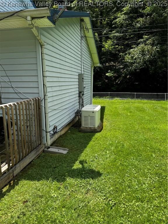 1198 Caney Branch Rd, Chapmanville, WV 25508 - view of side of property