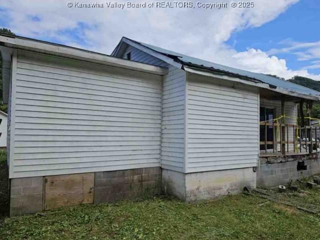 120 Rainbow Cir, Madison, WV 25130 - view of property exterior featuring a yard