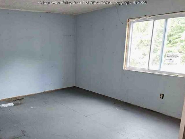 120 Rainbow Cir, Madison, WV 25130 - view of unfurnished room