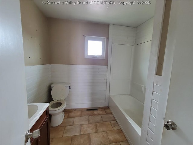 814 Madison Ave, Spencer, WV 25276 - full bath with vanity and a wainscoted wall