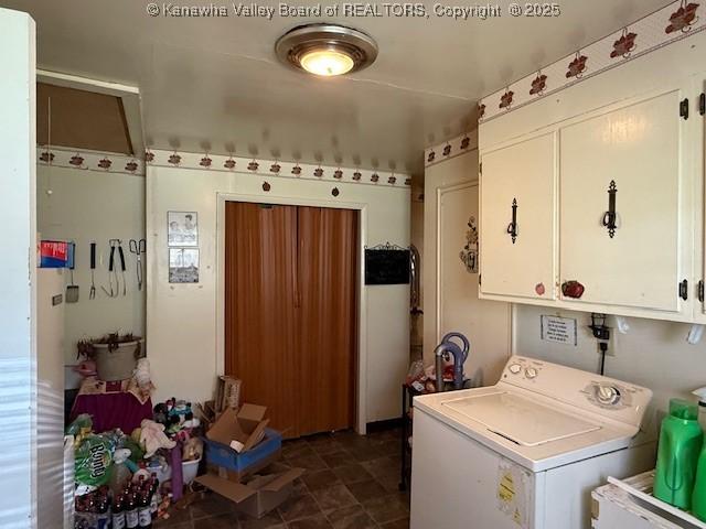 1022 Riverside Dr, Welch, WV 24801 - laundry room featuring washer / clothes dryer and cabinet space
