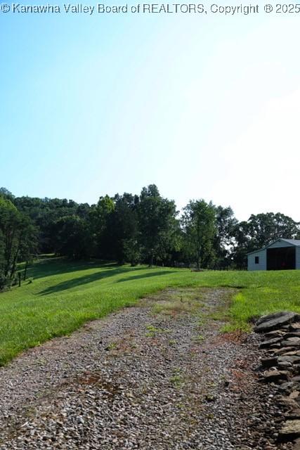 282 Dupont Rd, Poca, WV 25159 - view of yard