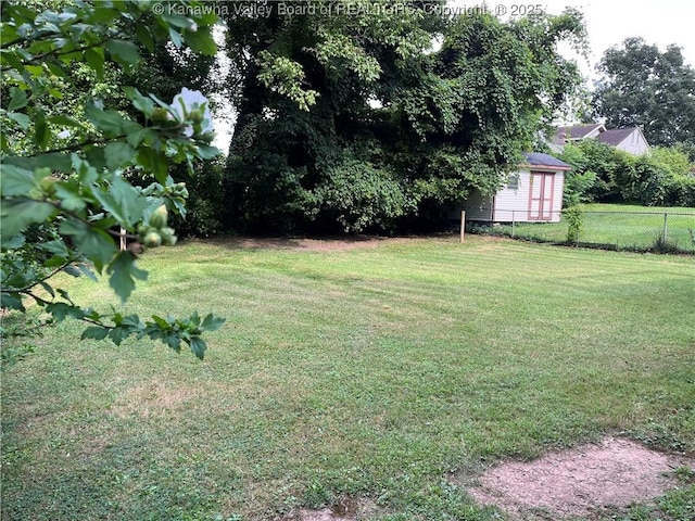 123 Valley Dr, Nitro, WV 25143 - view of yard