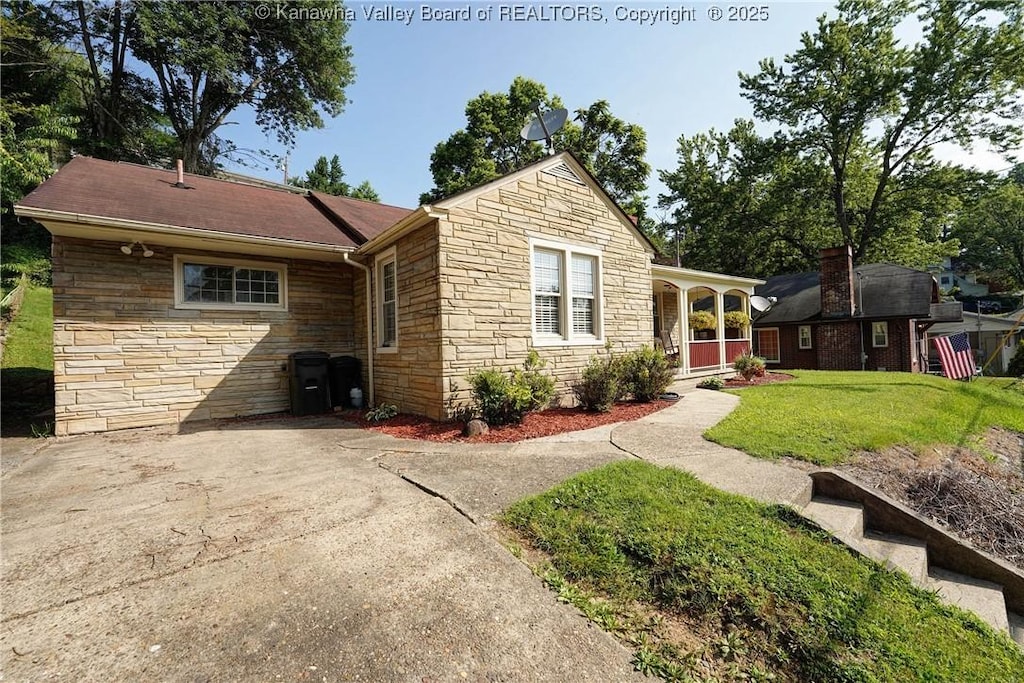1009 Wilkie Dr, Charleston, WV 25314 - photo 1