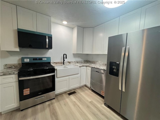 206 Wilson St, Ravenswood, WV 26164 - photo 2