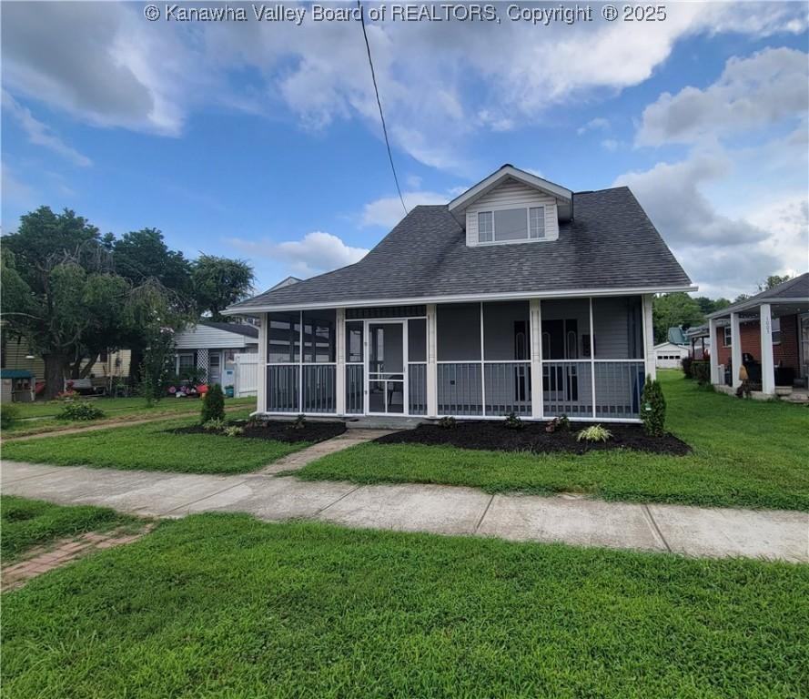 1009 6th Ave, Saint Albans, WV 25177 - photo 1