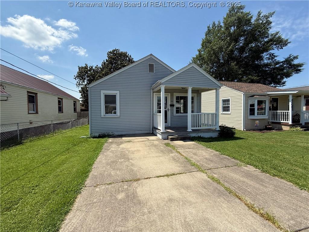 2113 Harrison Ave, Saint Albans, WV 25177 - photo 1