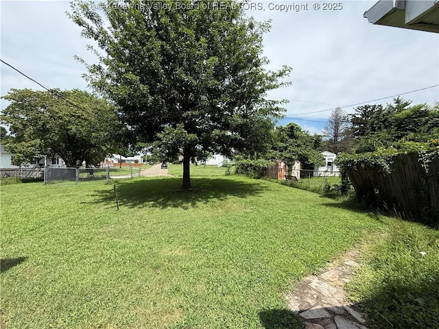637 Douglas Ave, Ravenswood, WV 26164 - photo 17
