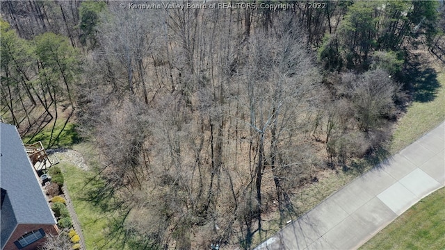 1051 Crestmont Rd, Hurricane, WV 25526