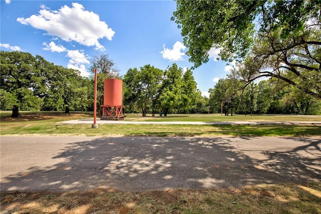 304 W Oak St, Canton, OK 73724 - view of community featuring view of scattered trees and a lawn