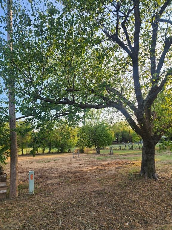 Listing photo 2 for 202 W Lee St, Pauls Valley OK 73075