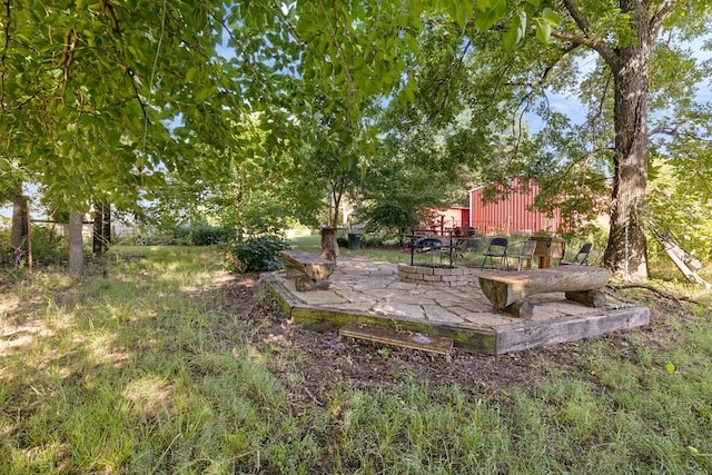 view of yard featuring a patio