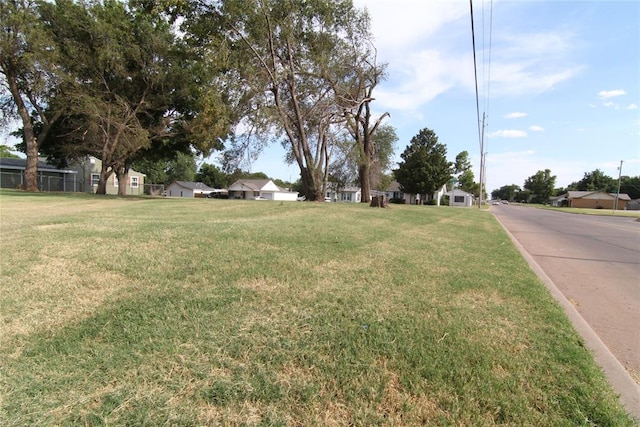 Listing photo 2 for 1023 W A Ave, Elk City OK 73644