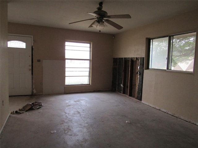 empty room with ceiling fan