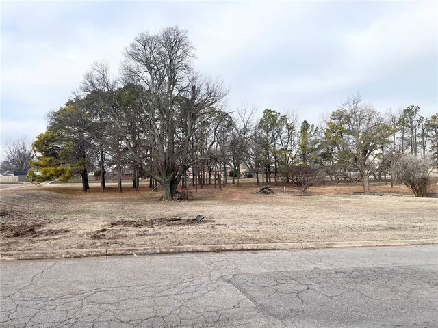 S 13 Street, Chickasha, OK 73018